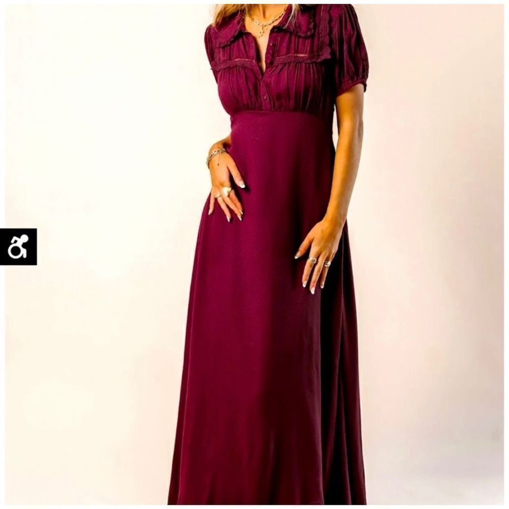 ✨Maroon Polka Dot Collared Maxi Dress✨
